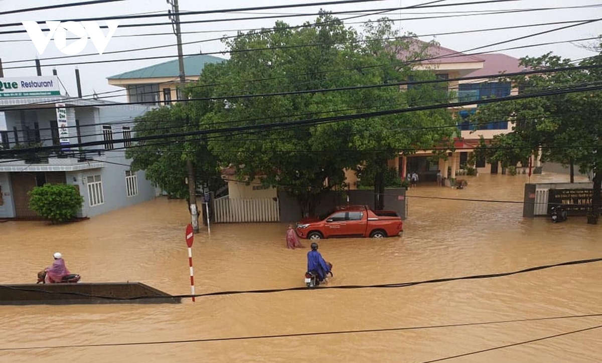 Quảng Trị họp khẩn trong đêm bàn phương án cứu hộ cứu nạn